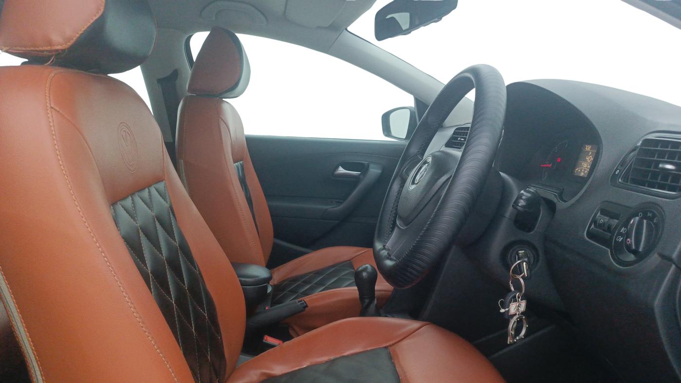 2015 Volkswagen Polo COMFORTLINE 1.2 Diesel, Diesel, Manual, 77,067 km, Right Side Front Door Cabin