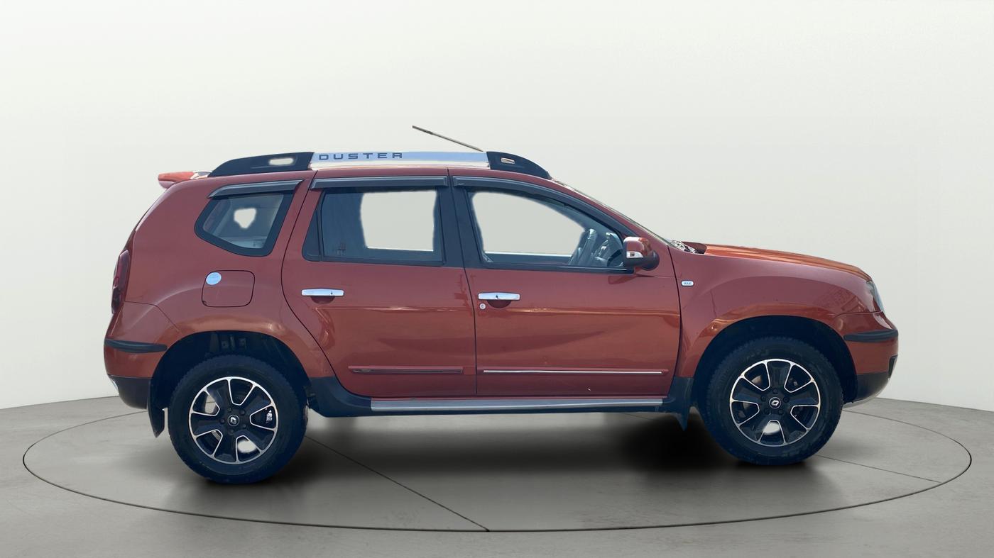 2016 Renault Duster 110 PS RXZ 4X4 MT DIESEL, Diesel, Manual, 1,11,247 km, Right Side View