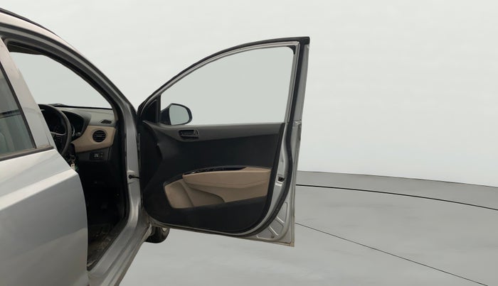 2018 Hyundai Grand i10 MAGNA 1.2 KAPPA VTVT, CNG, Manual, 94,898 km, RHS Front Door