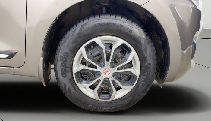 2019 Maruti Swift VXI, Petrol, Manual, 74,408 km, Right Front Wheel