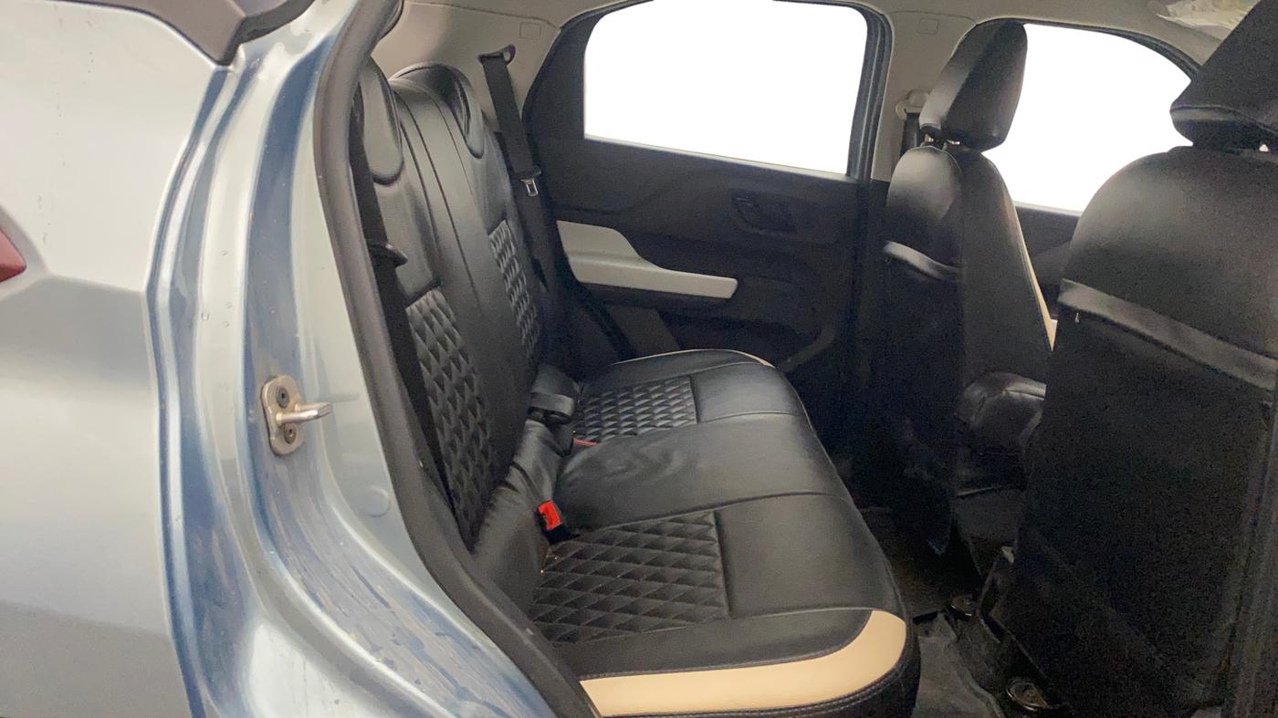 2024 Tata PUNCH ACCOMPLISHED DAZZLE PACK AMT, Petrol, Automatic, 17,827 km, Right Side Rear Door Cabin