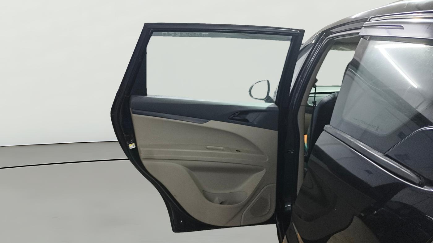 2019 Mahindra MARAZZO M2 7STR, Diesel, Manual, 71,759 km, LHS Rear Door