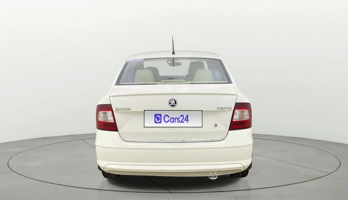 2017 Skoda Rapid STYLE 1.6 MPI AT, Petrol, Automatic, 54,614 km, Back/Rear