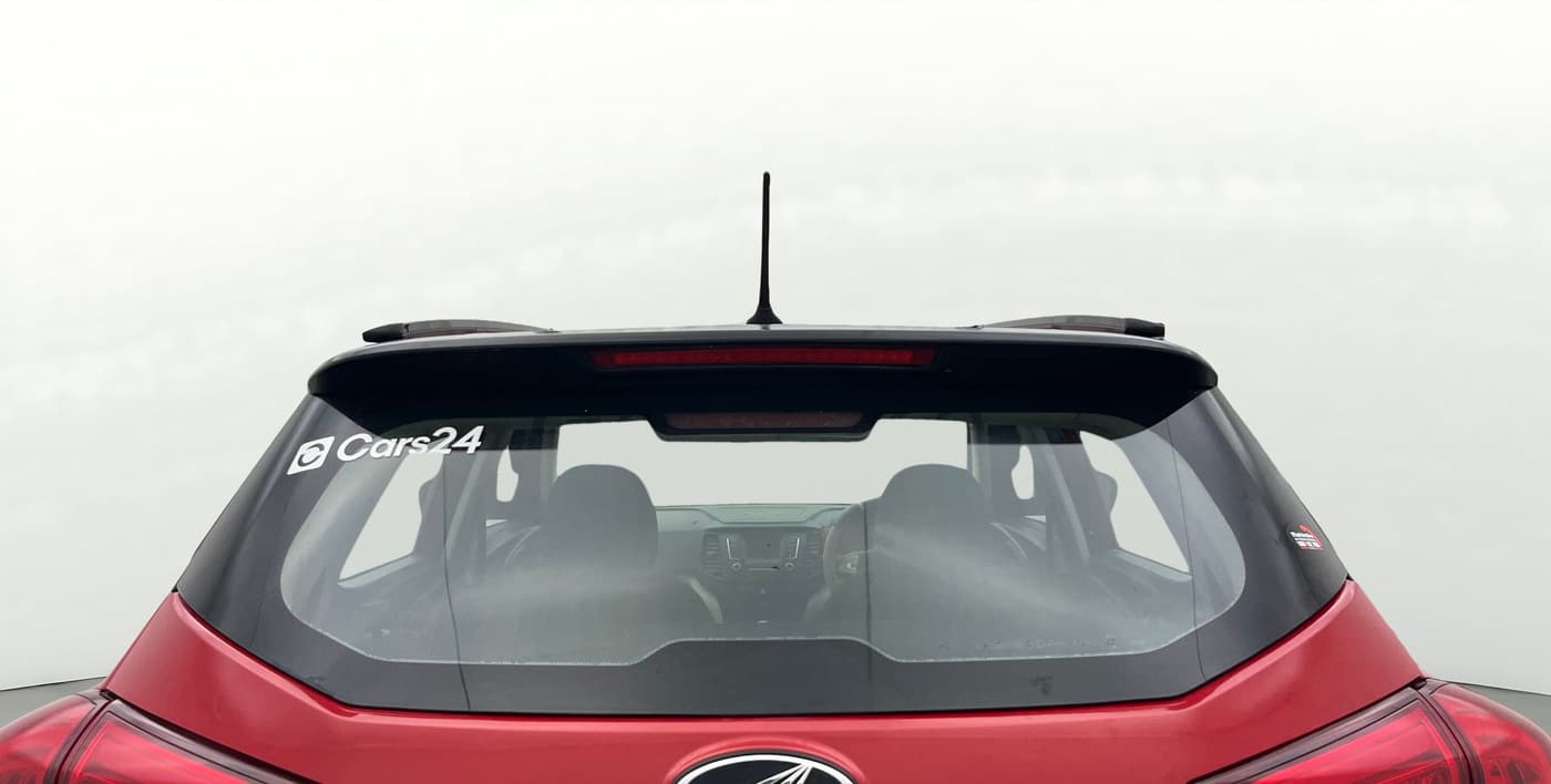 2022 Mahindra XUV300 W6 1.5 Diesel, Diesel, Manual, 72,136 km, Rear Windshield