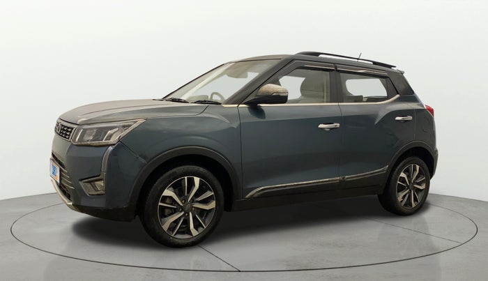 2021 Mahindra XUV300 W8 (O) 1.2 PETROL, Petrol, Manual, 33,153 km, Left Front Diagonal