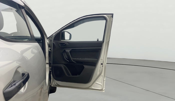 2023 Renault Kiger RXZ AMT, Petrol, Automatic, 3,815 km, RHS Front Door