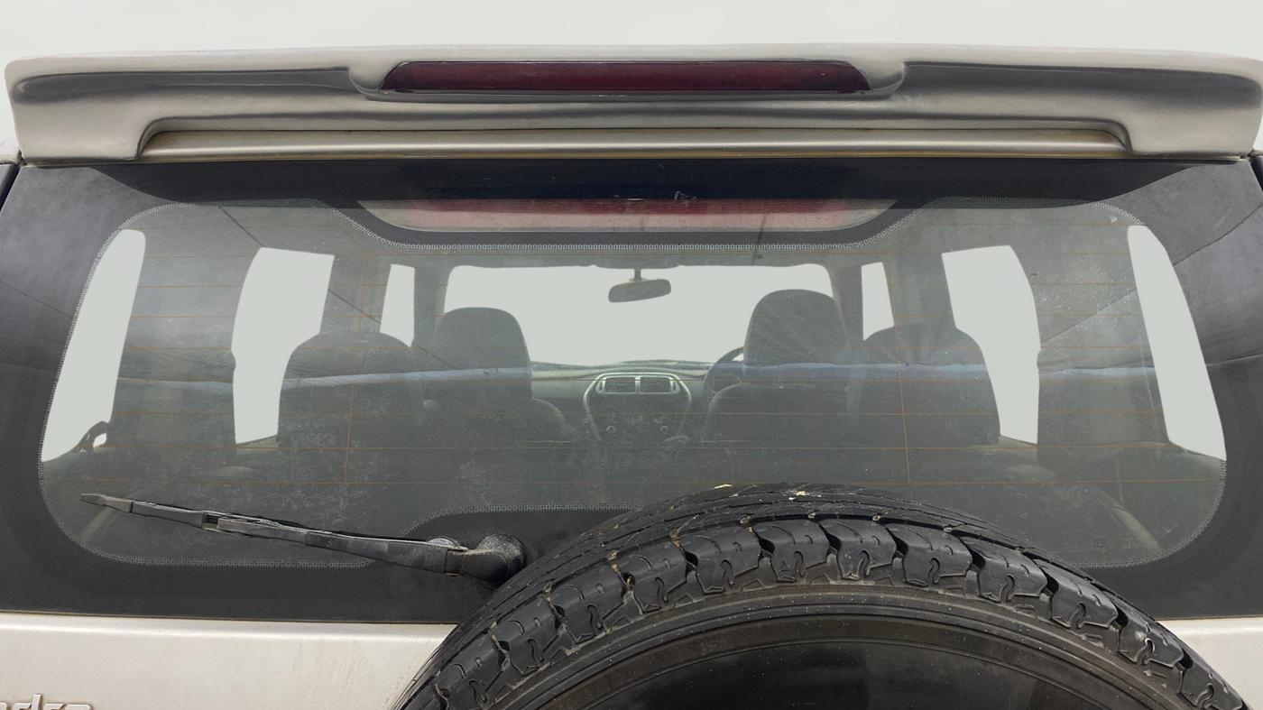 2016 Mahindra TUV300 T8, Diesel, Manual, 1,19,162 km, Rear Windshield