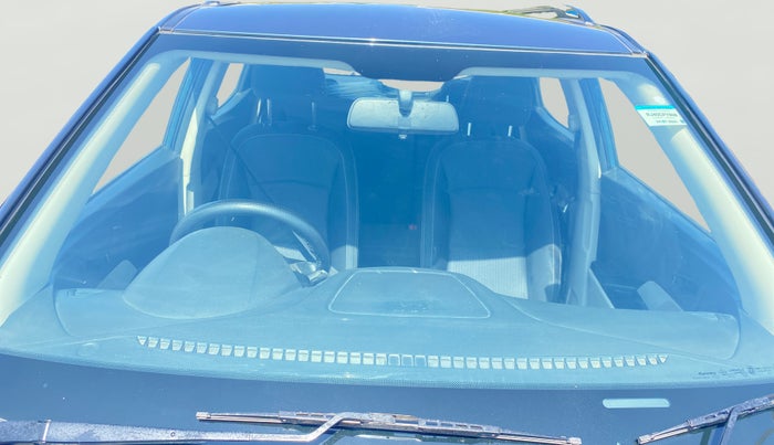 2021 Mahindra XUV300 W6 1.5 Diesel, Diesel, Manual, 68,068 km, Front Windshield