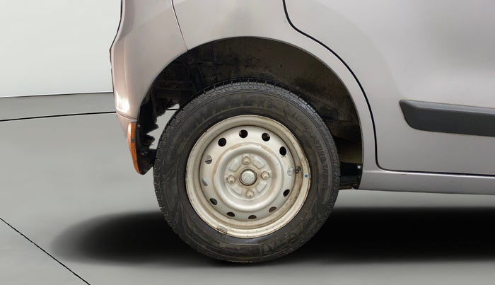 2017 Maruti Wagon R 1.0 LXI CNG, CNG, Manual, 1,04,063 km, Right Rear Wheel