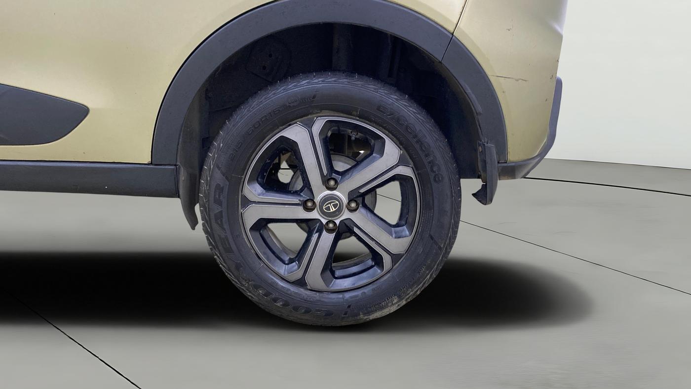 2022 Tata NEXON XZA PLUS (PREMIUM) KAZIRANGA DIESEL, Diesel, Automatic, 62,590 km, Left Rear Wheel