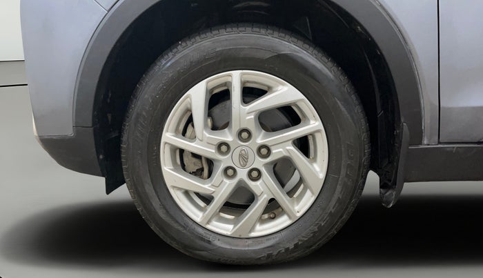 2022 Mahindra XUV300 W8 1.5 DIESEL, Diesel, Manual, 25,448 km, Left Front Wheel