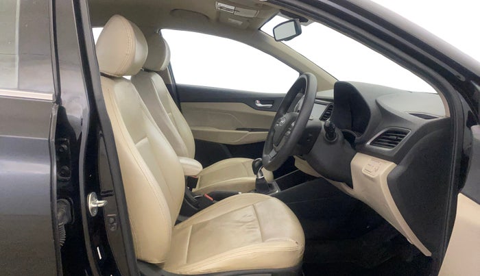 2019 Hyundai Verna 1.6 VTVT SX, Petrol, Manual, 50,472 km, Right Side Front Door Cabin