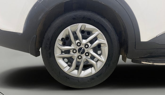 2023 KIA CARENS PREMIUM 1.5 DIESEL IMT 7 STR, Diesel, Manual, 74,201 km, Right Rear Wheel