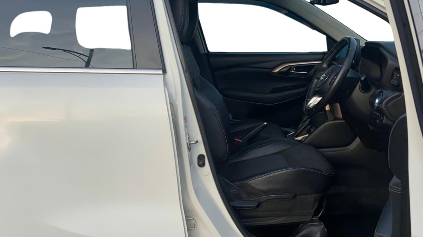 2023 Maruti Grand Vitara ALPHA PLUS HYBRID ECVT, Hybrid, Automatic, 1,15,201 km, Right Side Front Door Cabin