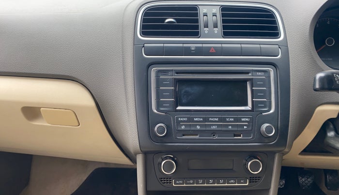 2013 Volkswagen Vento HIGHLINE 1.6 MPI, Petrol, Manual, 1,17,067 km, Air Conditioner