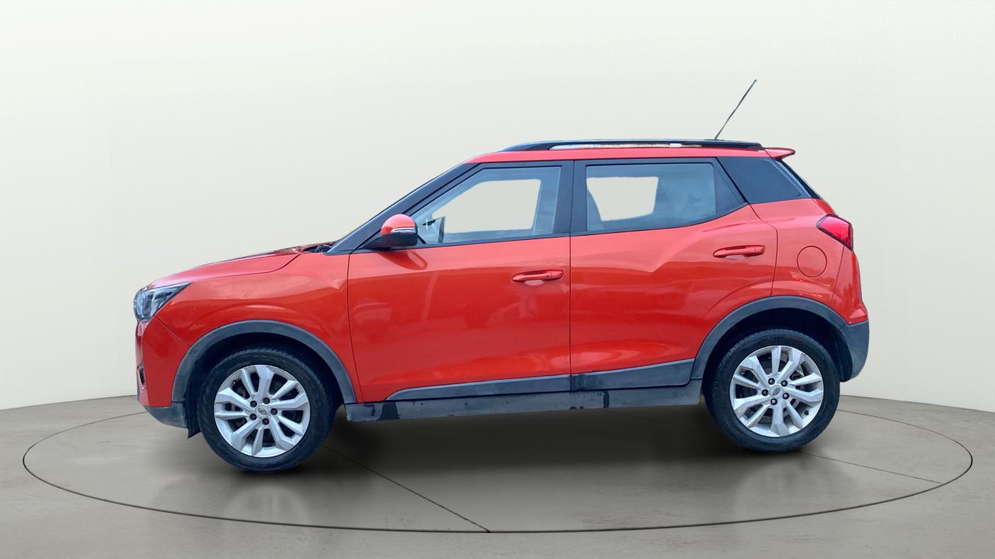 2019 Mahindra XUV300 W8 1.2 PETROL, Petrol, Manual, 80,467 km, Left Side
