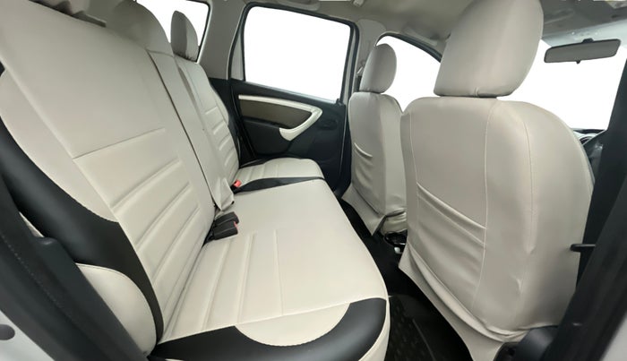 2014 Renault Duster RXL PETROL, Petrol, Manual, 93,081 km, Right Side Rear Door Cabin