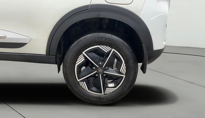 2023 Tata NEXON FEARLESS DUAL TONE 1.2 PETROL, Petrol, Manual, 5,562 km, Left Rear Wheel