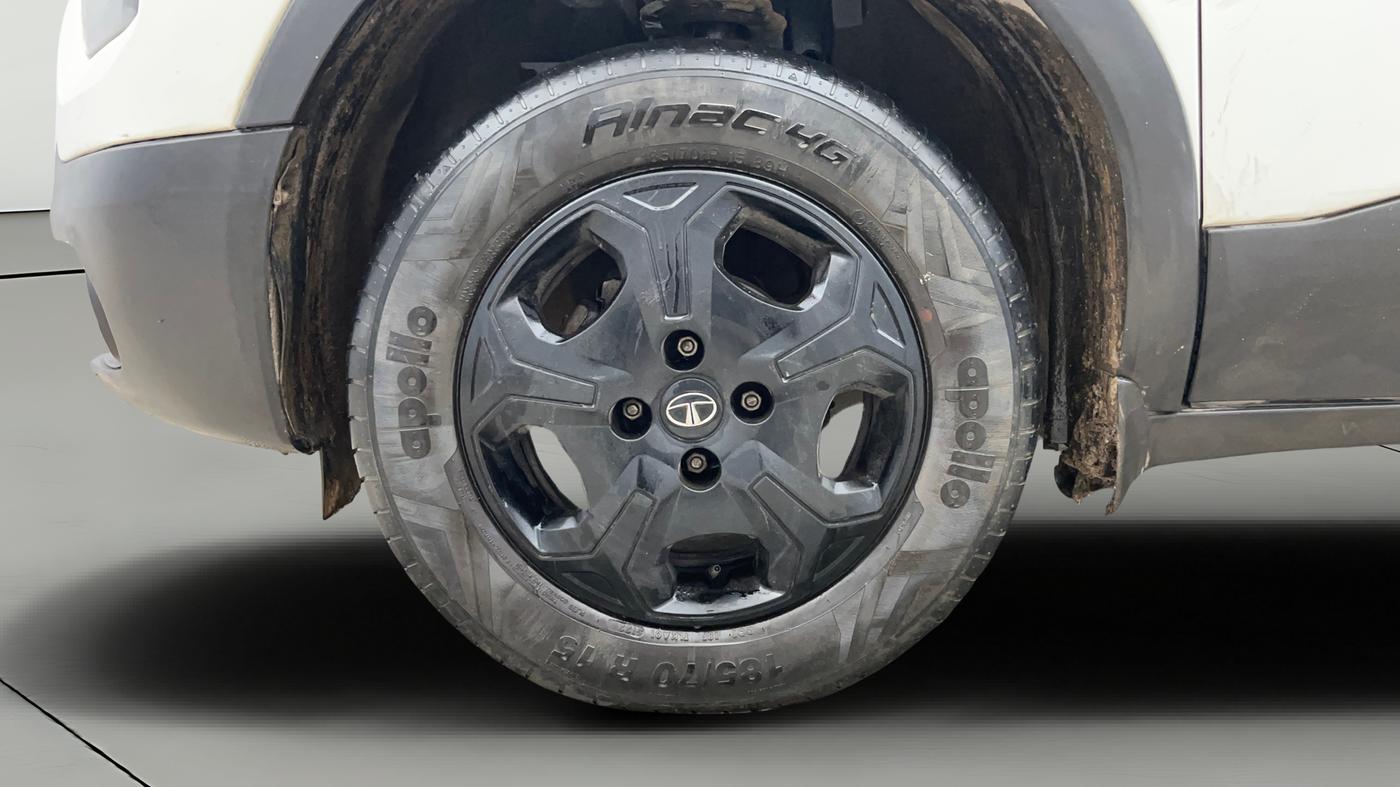 2023 Tata PUNCH ACCOMPLISHED MT, Petrol, Manual, 71,438 km, Left Front Wheel