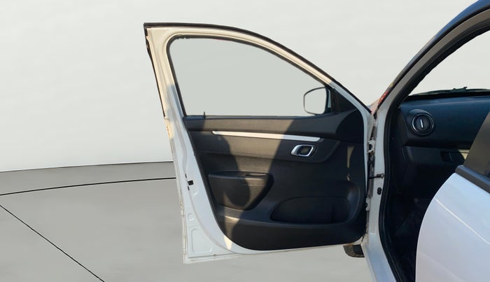 2024 Renault Kwid CLIMBER 1.0 AMT Dual Tone , Petrol, Automatic, 11,985 km, LHS Front Door