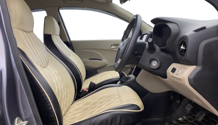 2019 Hyundai NEW SANTRO SPORTZ CNG, CNG, Manual, 85,920 km, Right Side Front Door Cabin