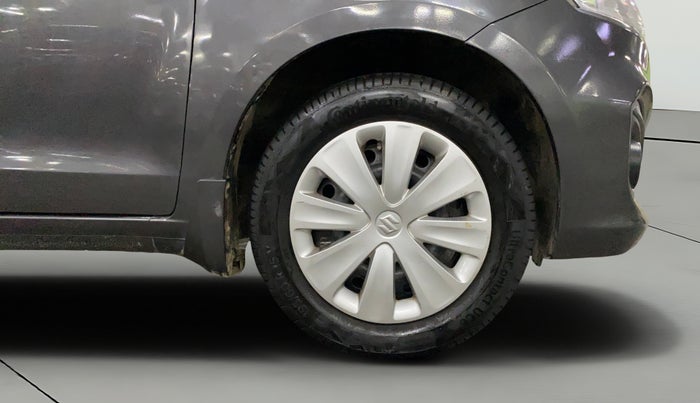 2016 Maruti Ertiga VXI AT, Petrol, Automatic, 68,424 km, Right Front Wheel