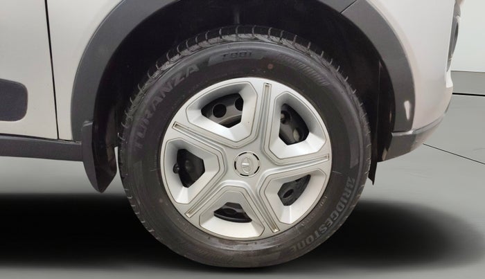 2020 Tata NEXON XMA SUNROOF PETROL, Petrol, Automatic, 62,774 km, Right Front Wheel