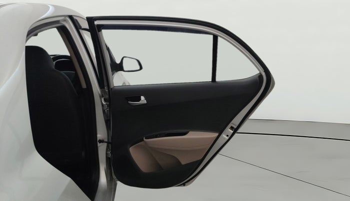 2016 Hyundai Xcent SX AT 1.2 (O), Petrol, Automatic, 31,826 km, RHS Rear Door