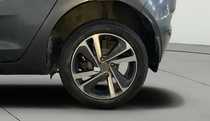 2021 Tata ALTROZ XZ PETROL, Petrol, Manual, 52,564 km, Left Rear Wheel