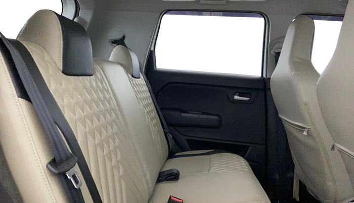 2022 Maruti New Wagon-R VXI 1.0, CNG, Manual, 51,370 km, Right Side Rear Door Cabin