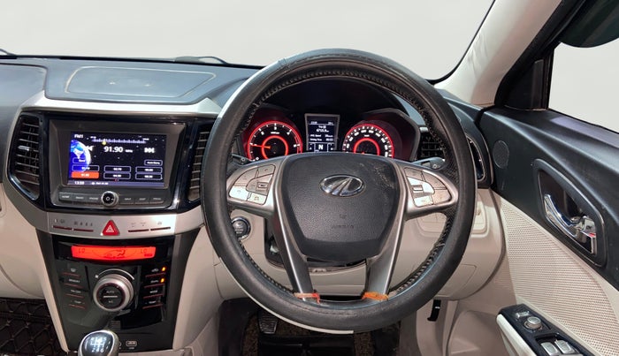 2019 Mahindra XUV300 W8 (O) 1.5 DIESEL, Diesel, Manual, 84,648 km, Steering Wheel Close Up