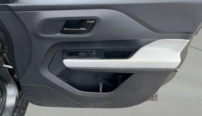 2023 Tata PUNCH PURE MT, Petrol, Manual, 24,828 km, Driver Side Door Panels Control