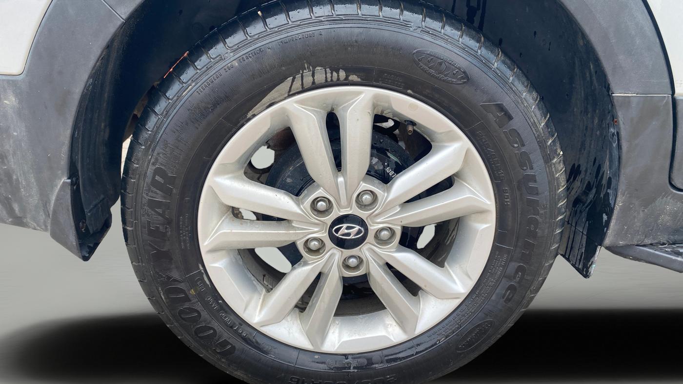 2016 Hyundai Creta  SX 1.6 Petrol , Petrol, Manual, 10,618 km, Right Rear Wheel