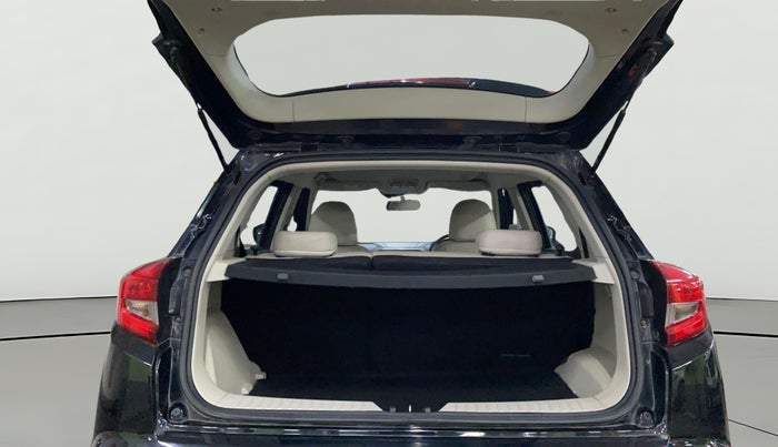 2023 Mahindra XUV300 W8 1.2 PETROL, Petrol, Manual, 51,621 km, Boot Open Zoomed View