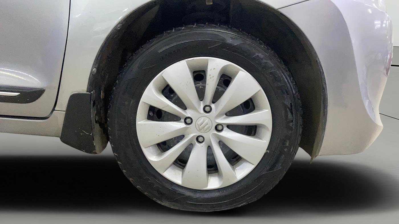 2017 Maruti Baleno DELTA DIESEL 1.3, Diesel, Manual, 40,991 km, Right Front Wheel
