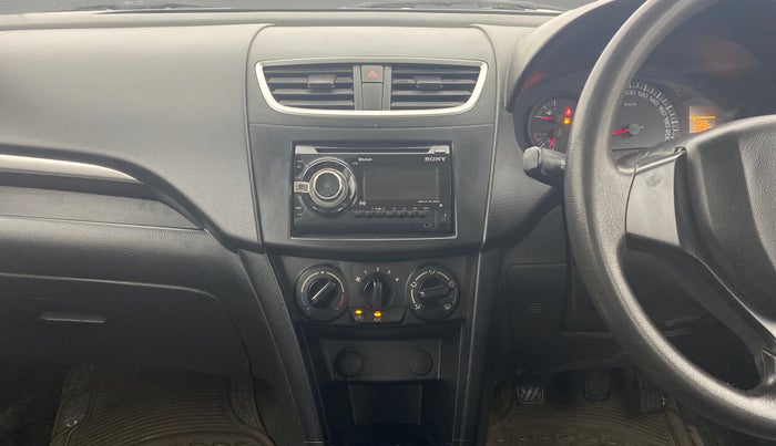 2017 Maruti Swift LXI (O), Petrol, Manual, 63,565 km, Air Conditioner