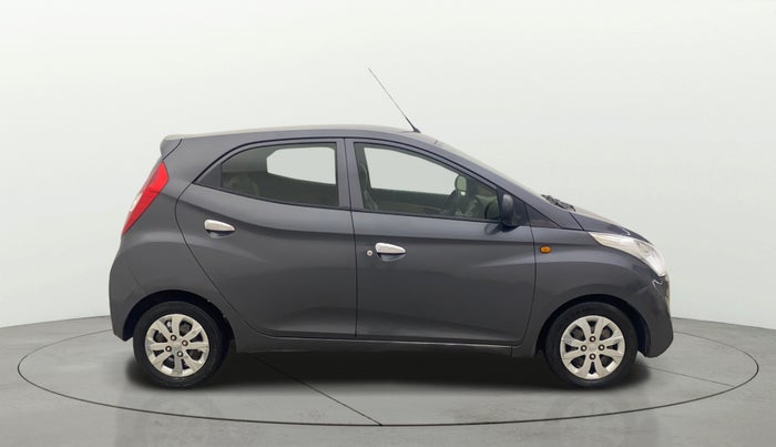 2018 Hyundai Eon MAGNA +, Petrol, Manual, 1,09,456 km, Right Side View