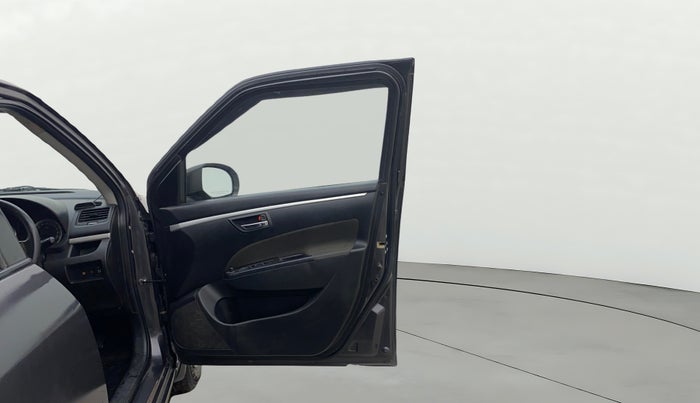 2015 Maruti Swift VXI, Petrol, Manual, 1,00,670 km, RHS Front Door