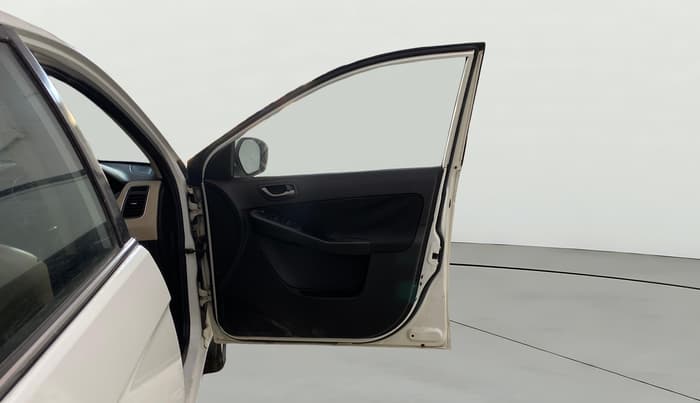 2014 Tata Zest XT PETROL, Petrol, Manual, 90,226 km, RHS Front Door