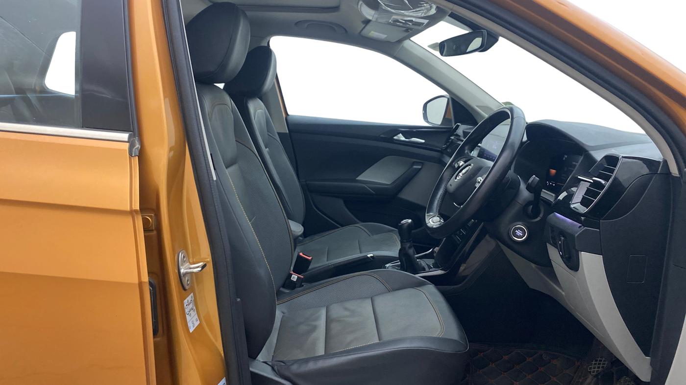 2022 Skoda KUSHAQ STYLE 1.0L TSI MT, Petrol, Manual, 49,524 km, Right Side Front Door Cabin