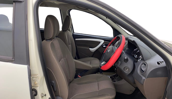 2016 Renault Duster 110 PS RXZ 4X2 AMT DIESEL, Diesel, Automatic, 69,276 km, Right Side Front Door Cabin