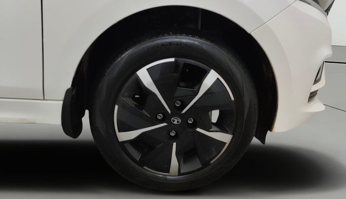2025 Tata Tiago XZA, Petrol, Automatic, 1,702 km, Right Front Wheel