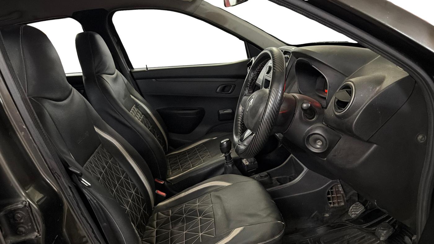 2017 Renault Kwid RXL, Petrol, Manual, 70,864 km, Right Side Front Door Cabin