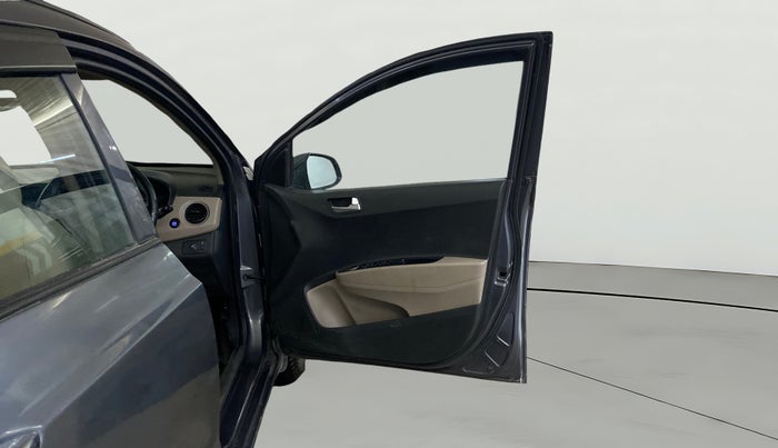 2016 Hyundai Grand i10 ASTA (O) 1.2 KAPPA VTVT, CNG, Manual, 1,16,049 km, RHS Front Door