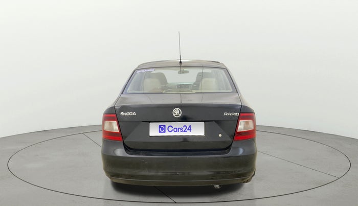 2014 Skoda Rapid ELEGANCE 1.6 MPI MT, Petrol, Manual, 80,416 km, Back/Rear