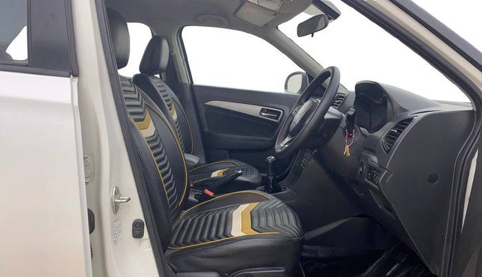 2016 Maruti Vitara Brezza ZDI PLUS, Diesel, Manual, 1,04,764 km, Right Side Front Door Cabin