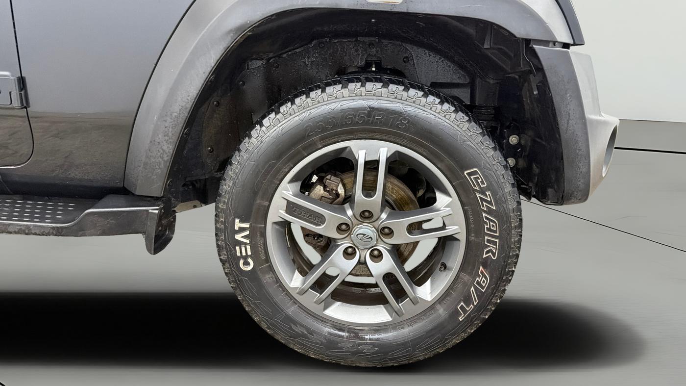 2021 Mahindra Thar LX PETROL HT 4WD AT, Petrol, Automatic, 36,568 km, Right Front Wheel