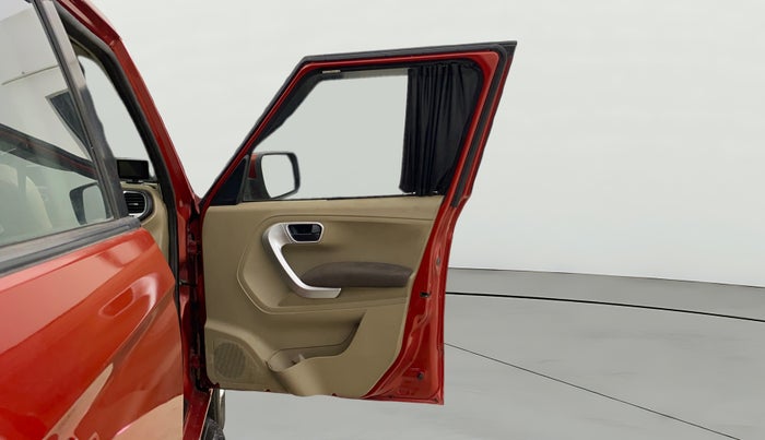 2015 Mahindra TUV300 T8 AMT, Diesel, Automatic, 69,797 km, RHS Front Door