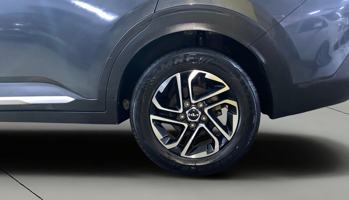 2022 KIA CARENS LUXURY PLUS 1.4 PETROL DCT 7 STR, Petrol, Automatic, 35,201 km, Left Rear Wheel