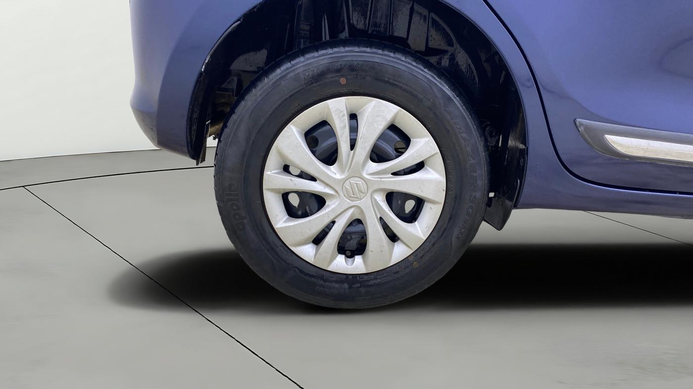 2020 Maruti Swift VXI AMT, Petrol, Automatic, 50,705 km, Right Rear Wheel